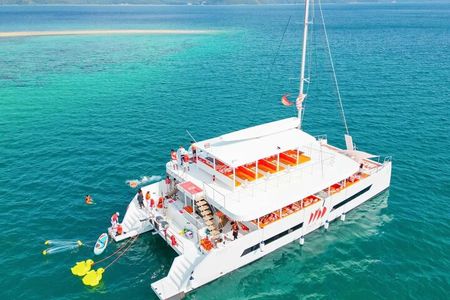 Pattaya Sunset Yacht 3 Island Tour with Buffet and Snorkeling