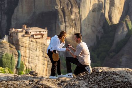 Private Meteora Photo Shoot with a Professional Photographer