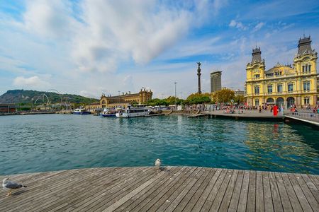 Barcelona Old Town Walking Tour and Harbour Boat Trip