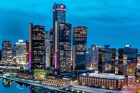 Private Detroit Highlights Tour | Up to 14 Guests