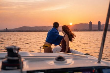 Sunset Sailing Cruise in Barcelona led by Young & Local Captain