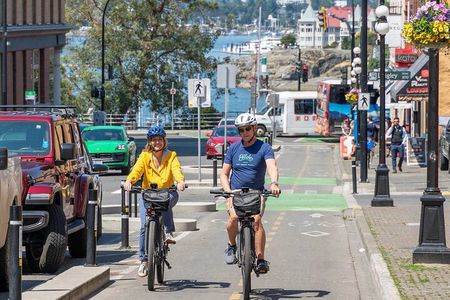 Victoria City Highlights Pedal or E-Bike Tour - Hoods & Legends