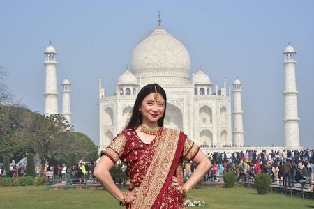 Delhi: Taj Mahal and Agra Day Trip by High Speed Gatimaan Train