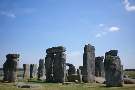 Stonehenge & Cotswolds Small Group Tour from London
