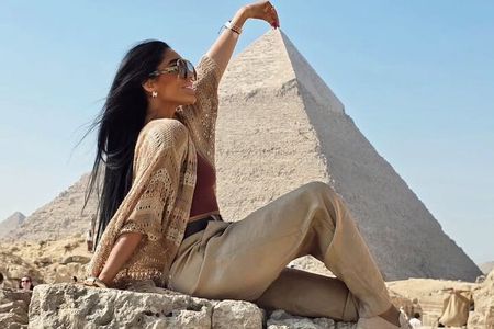 VIP Tour Pyramids of Giza Sphinx and Nile Felucca With Lunch