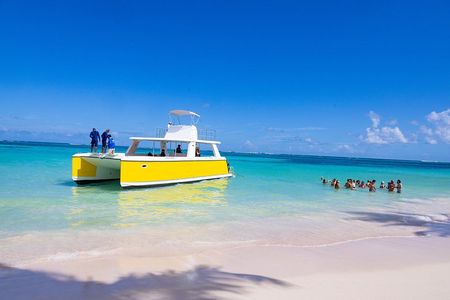 Punta Cana Catamaran Tour with Snorkeling, Drinks, and Transfers