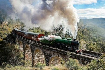 Blue Mountains Day Tour from Three Sisters to Zig Zag Railway