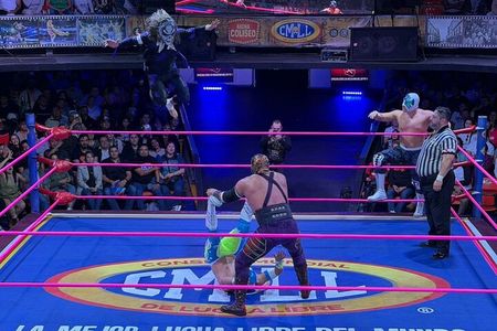 Lucha Libre Mexico City (Great View Tickets + Beer & Guacamole)