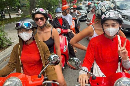 Hanoi Motorbike Tours with Female Riders