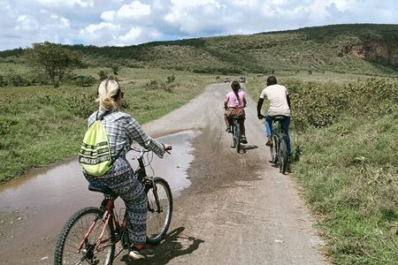 Nairobi: Day Trip to Hell's Gate National Park and Lake Naivasha 