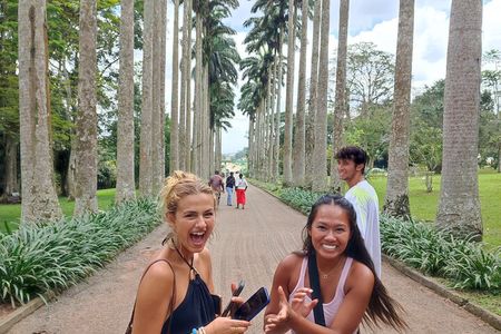 Accra Day Trip to Aburi Botanical Gardens, Waterfalls, Cocoa Farm