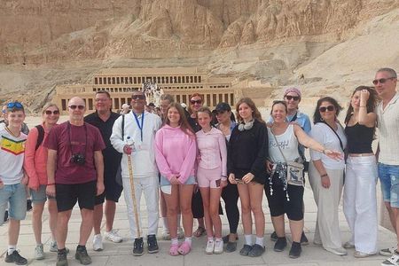 Luxor Private Full-Day Tour: East and West Bank Highlights