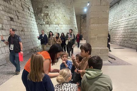 Private Louvre tour: Treasure Hunt Experience for Kids & Families