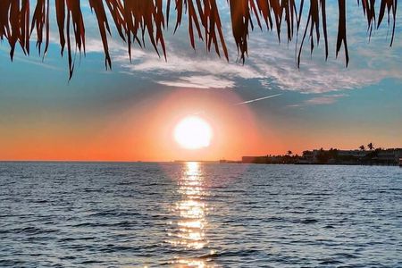 Cruisin Tikis Marathon - Sunset Tiki Cruise