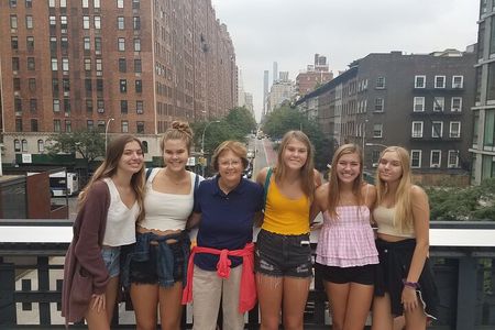 Explore the High Line: Small Group Walking Tour