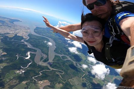 Cairns: Tandem Skydive Experience over Reef & Rainforest