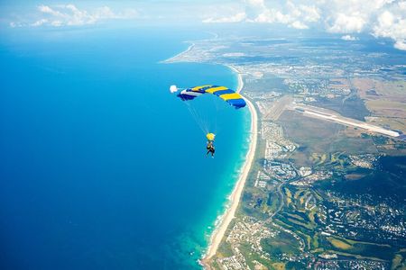 Noosa: Tandem Skydive Experience