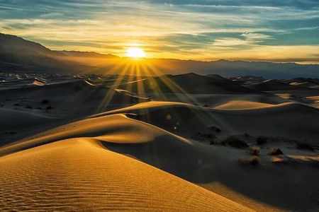 Qatar: Sunrise Desert Safari With Camel Ride & Sand Boarding 