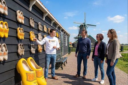 Day Trip from Amsterdam to Zaanse Schans Windmills and Volendam