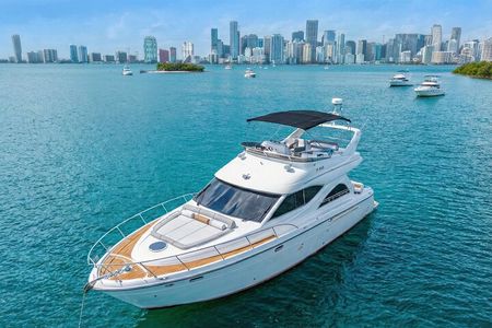 Miami Yacht Rental + Free Balloon Decor | Birthday Yacht Party