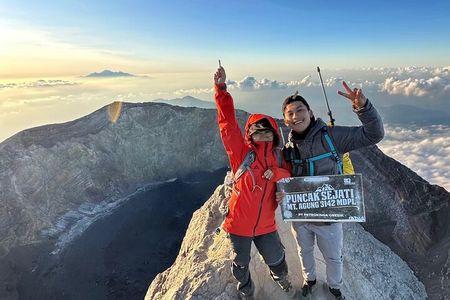 Dekwar Mount Agung Sunrise Trekking