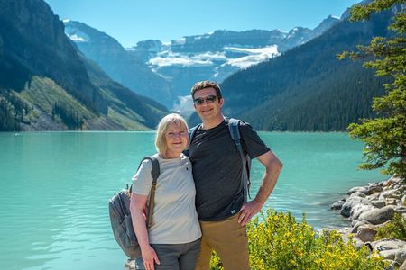 Lake Louise and Moraine Lake Small Group Day Tour with Lunch