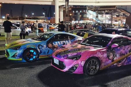 Luxury van Ride to famous car meet up spot Daikoku