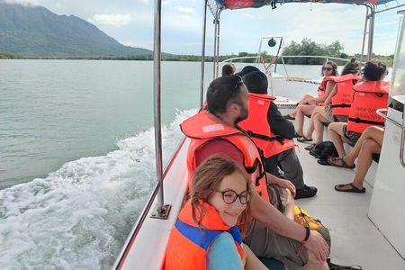 Santubong Wildlife Cruise from Kuching 