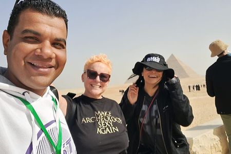 VIP Giza Pyramids & Sphinx Tour