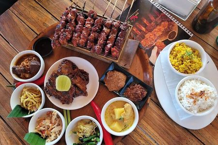 Seminyak Balinese Cooking Class & Market Tour with Free Pick Up