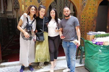 Fes Medina Full Day Guided Tour and Ramparts by Private Car