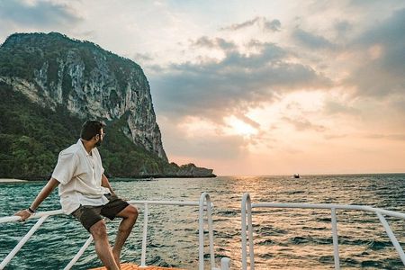 Krabi Phi Phi and 4 Islands Sunset Tour by Premium Catamaran