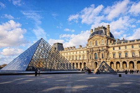 Paris Walking Tour: Explore Top Sights & Hidden Gems