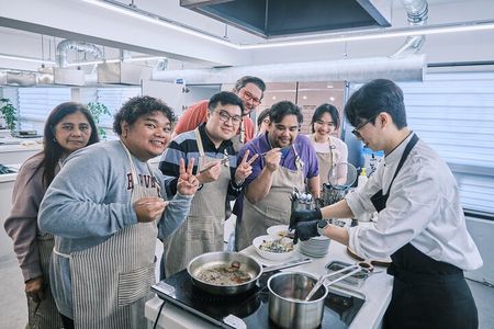Korea Cooking Class with 3 stars Michelin Chef & Content creators