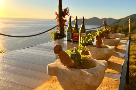 BarCa Winery Cinqueterre Trekking & Wine Tasting & Pesto Class