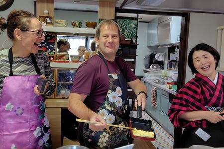 3 Hours Washoku Cooking Class & Tea ceremony experience