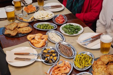 Madrid Historic Centre Food Tour with Authentic Tapas & Wines