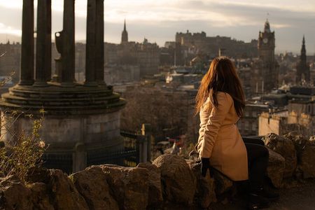 Private Edinburgh Photoshoot with a Local Photographer