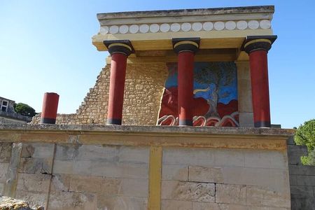 PRIVATE-Knossos Palace-Zeus Cave-Olive Oil Tasting-Old Villages 
