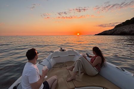 Dubrovnik Sunset Boat Cruise with Wine & Snacks