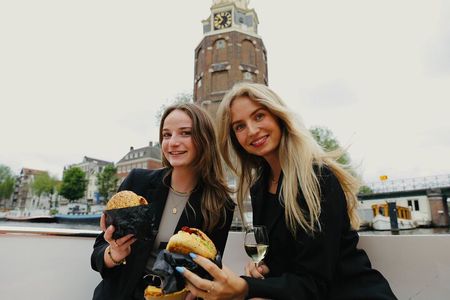 Amsterdam Dinner Cruise With Burger and Drink
