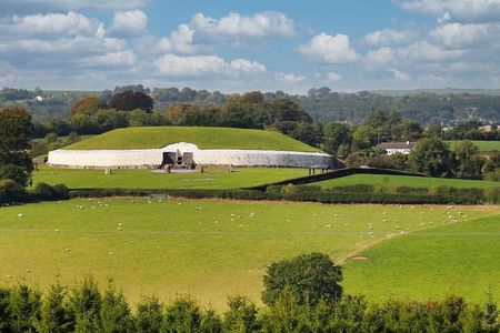 Newgrange, Trim Castle and Hill of Tara Private Tour from Dublin