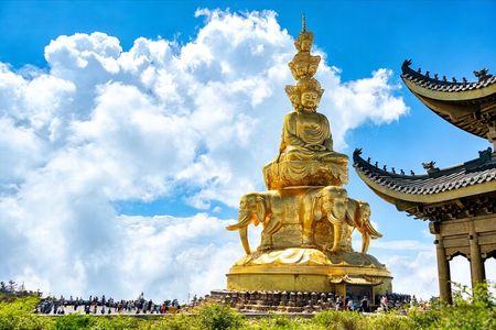 Chengdu Private Day Tour to Emei Mountain with Lunch and Cable Car Ride