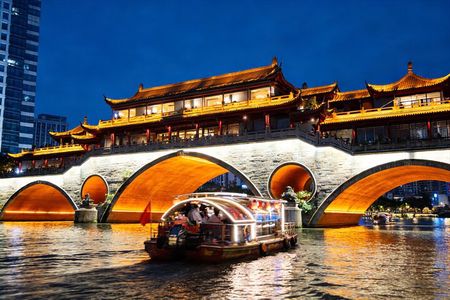 Chengdu After Dark: A Secretly Stunning Illuminated Journey