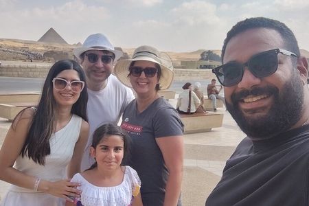 Hurghada Day Trip to Pyramids of Giza and Egyptian Museum VIP