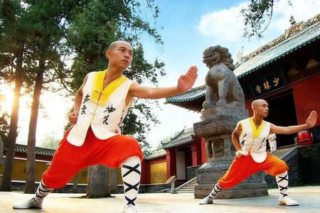 Private Day Tour to Shaoling Temple and Yellow River from Zhengzhou with Lunch