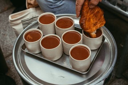 A Morning in Paris Food Tour: Croissants, Baguettes & Chocolate