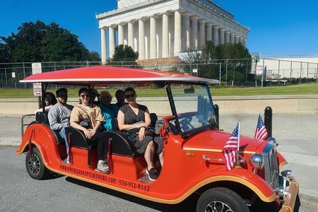 Washington DC Monuments & US History Guided Vintage Cart Tour