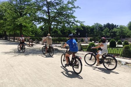 Madrid E-Bike Experience: History, Nature & Tapas (Max 6)