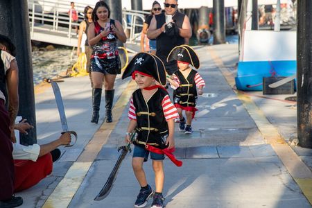Yo Ho Pirate Sunset Dinner Cruise in Cabo San Lucas